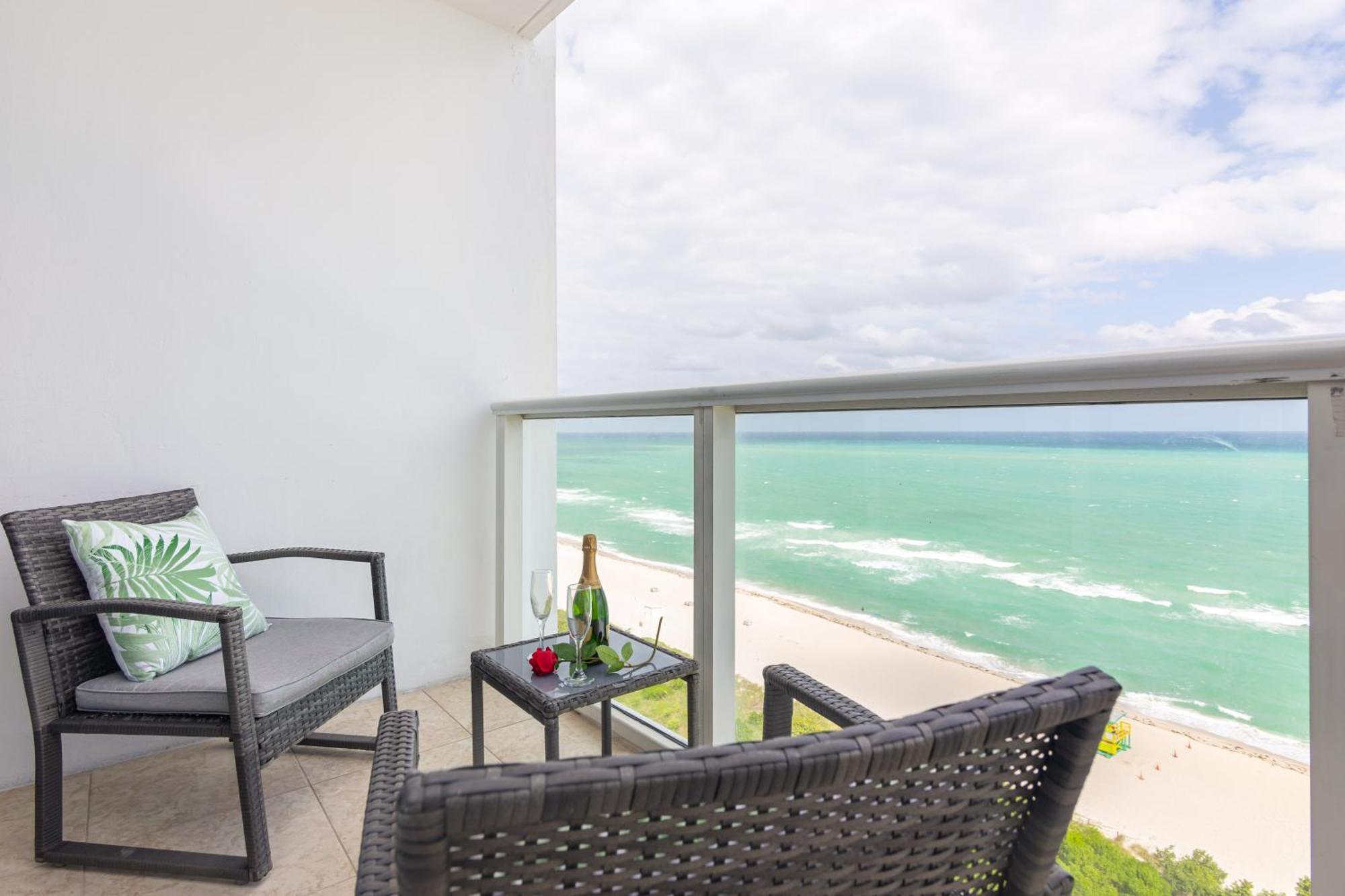 Girasole Rentals Suites Miami Beach Bagian luar foto